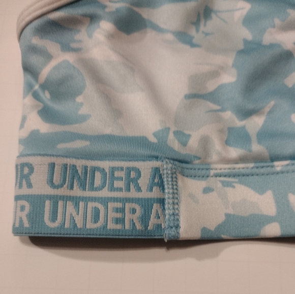 🛍️ CLEARANCE... Under Armour Heat Gear Sports Bra - Picture 6 of 6